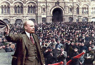 Lenin chega às vinte e três horas do dia 3 de abril de 1917 na estação em Petrogrado - Foto: Reprodução