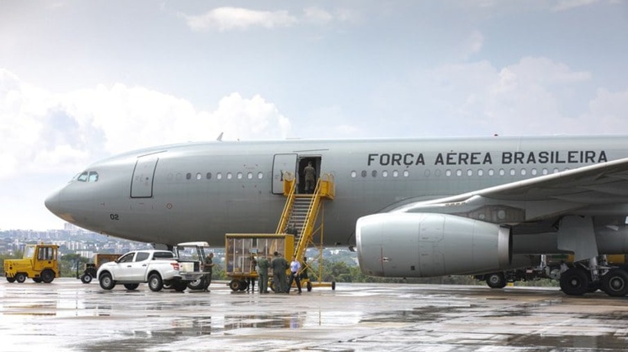 Aeronave KC-30 da FAB é uma das que vem sendo usadas para as operações de repatriação de brasileiros. Foto: FAB