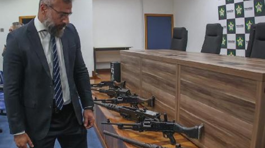 Polícia Civil recupera oito metralhadoras furtadas do Exército