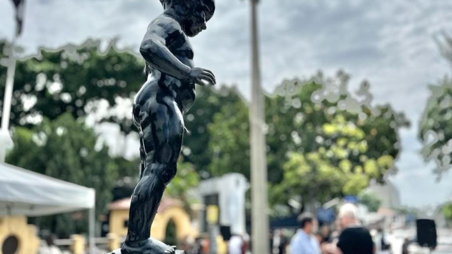 Estátua do Manequinho no Largo Beth Carvalho, em Botafogo - Beth Santos / Prefeitura do Rio
