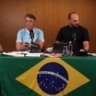 Bolsonaro faz live com filhos e espalha fake news, teorias conspiratórias e ataques