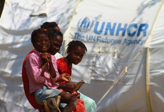 Em meio a uma crise humanitária e de segurança devastadora no Haiti, a Agência da ONU para Refugiados (ACNUR) pede que Estados dentro e fora da região suspendam o retorno forçado de pessoas do Haiti a seu país.