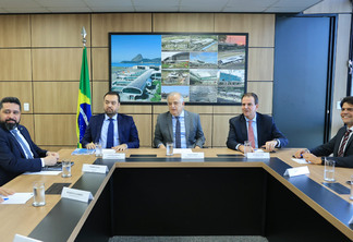 Cláudio Castro, Márcio França e Eduardo Paes durante a reunião desta terça-feira em Brasília (Foto: Rogério Santana)