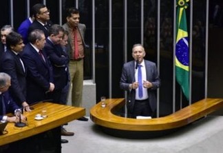 Aguinaldo Ribeiro (D), relator da reforma tributária - Foto: Zeca Ribeiro/Câmara dos Deputados
