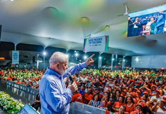Lula discursa durante evento em Teixeira de Freitas (BA). Foto: Ricardo Stuckert