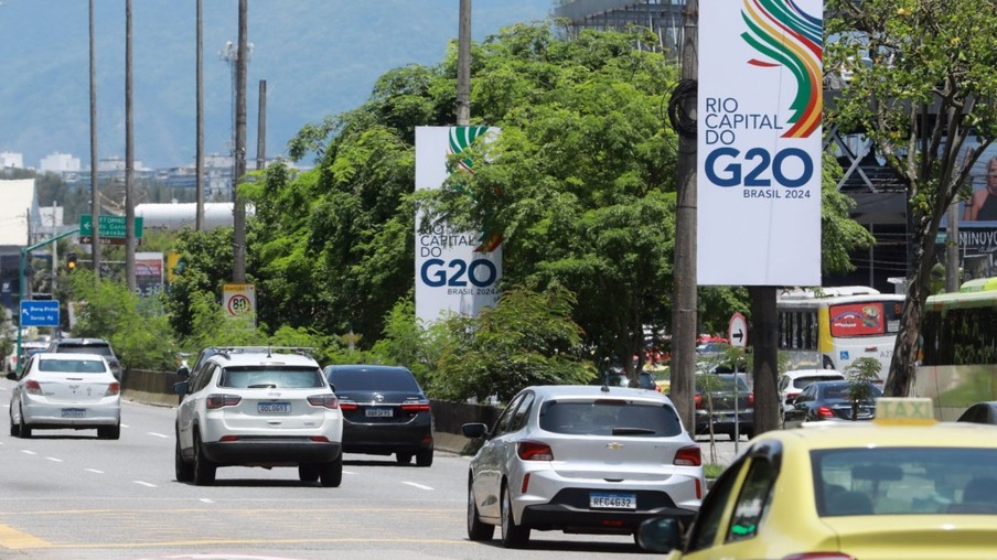 Diversos banners anunciam o G20 na cidade - Marcos de Paula/Prefeitura do Rio