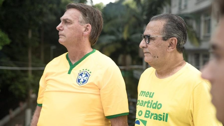 Ex-presidente Jair Bolsonaro (PL) e o pastor Silas Malafaia durante ato na Avenida Paulista, em São Paulo. Foto: Reprodução