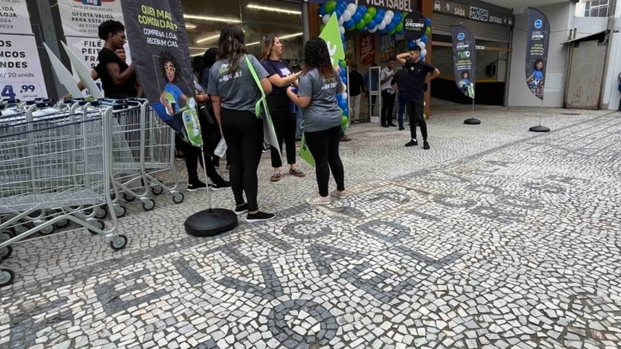 Loja fica em frente à uma das Calçadas Musicais do bairro - Divulgação