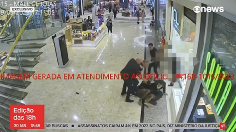 Vídeo com imagens inéditas mostram Marcos Braz, do Flamengo, agredindo entregador no Rio