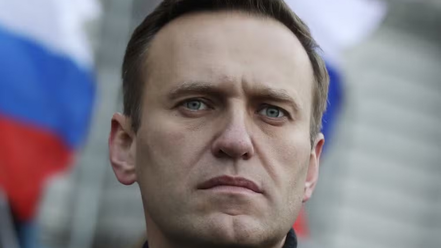 Foto de arquivo mostra Alexei Navalny durante protestos em 29 de fevereiro de 2020 — Foto: Pavel Golovkin/AP