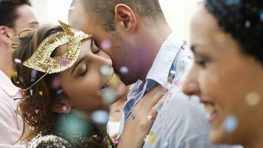 Carnaval e Namoro: como aproveitar as folias na época de maior porcentagem de términos de relações?