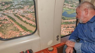 Lula dentro do avião. Foto: Divulgação