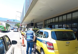 Os táxis terão que passar pela vistoria anual, de acordo com o calendário - Prefeitura do Rio