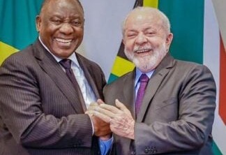 Lula e o presidente da África do Sul, Cyril Ramaphosa, em Paris. Foto: Ricardo Stuckert / PR