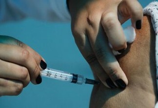 Para se vacinar, os interessados devem apresentar um documento de identificação e, se possível, a caderneta de vacinação - Foto: Tânia Rêgo/Agência Brasil