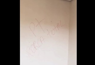 escritorio-politico-de-deputado-e-destruido-e-vandalos-deixam-mensagem-contra-o-pt-na-parede