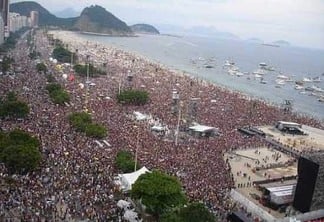 Réveillon em Copacabana está lotado e espera público de 2 milhões