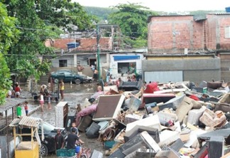 Comunidade atingidas pelas chuvas em Acari, Zona Norte do Rio de Janeiro. Créditos: Vilma Ribeiro / Voz das Comunidades