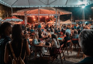 QUINTAL DOS BOTECOS reúne música e gastronomia de bares e restaurantes famosos em Caxias