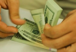 Dólar: moeda está cotada a R$ 4,97