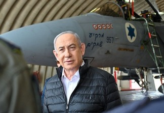 Netanyahu visita a base aérea de Tel Nof. KOBI GIDEON/GPO/DPA