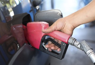 receita-confirma-reoneracao-de-gasolina-e-etanol-no-fim-do-mes