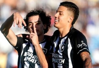 Matheus Nascimento (E) marcou o segundo gol do Botafogo (Crédito: Vitor Silva/SAF Botafogo)