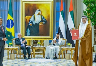 lula-assina-acordos-com-emirados-arabes-unidos