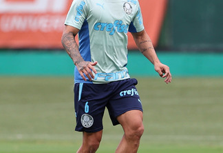 O atacante Artur, durante treinamento na Academia de Futebol. Foto: Cesar Greco / Palmeiras