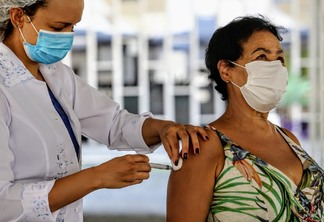Meta é imunizar 6,9 milhões de pessoas, atingindo assim pelo menos 90% de cobertura vacinal de cada um dos grupos prioritários (Foto: Divulgação)