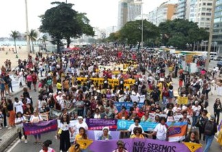 Marcha das Mulheres Negras toma conta de Copacabana, na Zona Sul do Rio de Janeiro