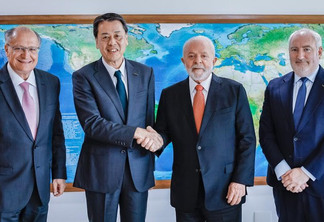 Presidente Lula e o vice-presidente e ministro Geraldo Alckmin receberam o CEO Global da Nissan Corporation, Makoto Uchida - Foto: Ricardo Stuckert / PR