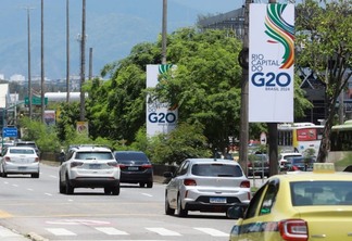 Diversos banners anunciam o G20 na cidade - Marcos de Paula/Prefeitura do Rio
