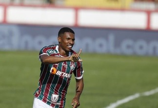 Lelê comemora seu segundo gol no Carioca e o primeiro da vitória do Flu (Crédito: Úrsula Nery/Agência FERJ)