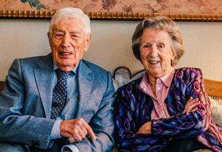 Ex-primeiro-ministro holandês Dries van Agt e sua esposa, Eugenie. Foto: Radboud University