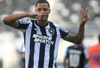 Janderson comemora o segundo gol da vitória alvinegra (Crédito: Vitor Silva/SAF Botafogo)