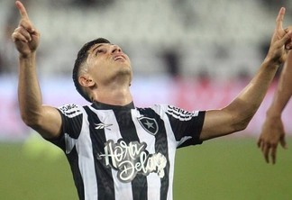 Savarino comemora o segundo gol do Alvinegro (Crédito: Vitor Silva/SAF Botafogo)
