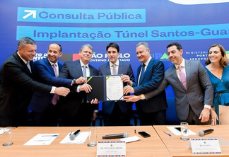 Autoridades assinaram o aviso de consulta público do túnel Santos-Guarujá - Foto: Vosmar Rosa/MPor