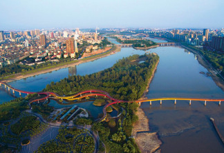 Parque Yanweizhou, situado na confluência dos rios Yiwu e Wuyi, em Jinhua, na província de Zhejiang, na China.