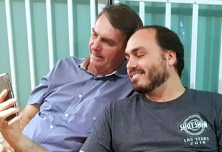 Jair e Carlos Bolsonaro - Foto: Reprodução
