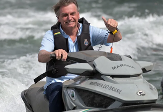 O ex-presidente Jair Bolsonaro em jets ski. Foto: reprodução
