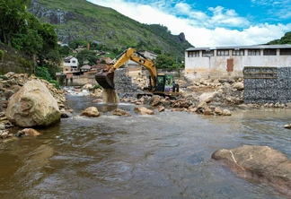 As obras fazem parte do pacote de medidas adotadas após as fortes chuvas que castigaram a cidade em 2022 (Foto: Lucas Menezes)