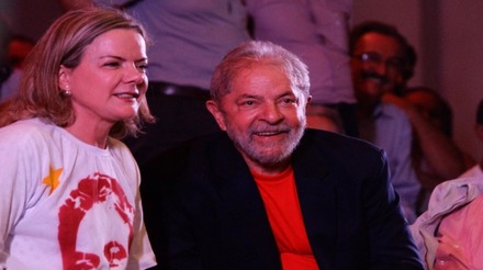 Gleisi Hoffmann e o presidente Lula. Foto: Getty Images