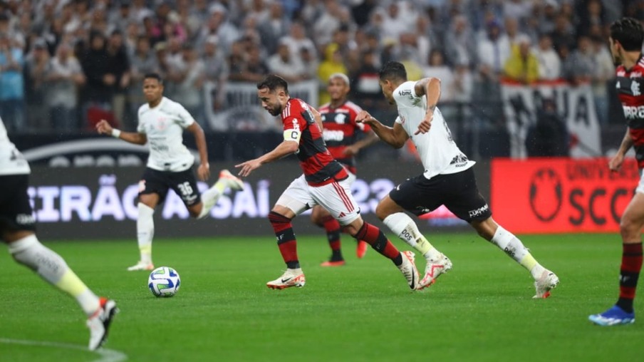 Flamengo sai na frente, mas acaba empatando com o Corinthians em Itaquera