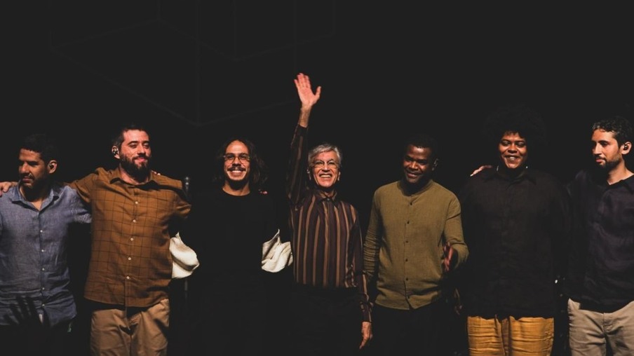 Caetano Veloso faz show gratuito na inauguração da Areninha Cultural Terra, em Guadalupe, Zona Norte do Rio de Janeiro