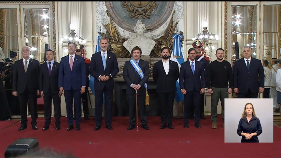 Bolsonaro barrado foi da foto oficial de Milei com chefes de estado