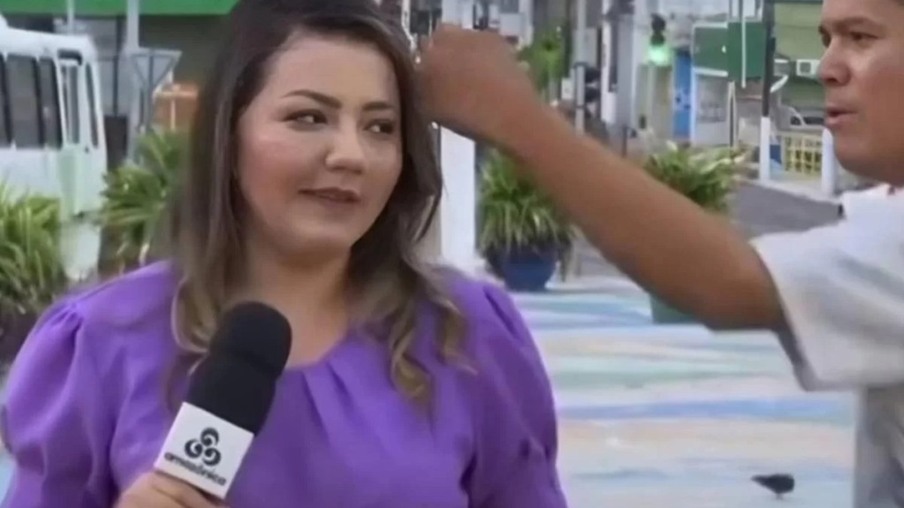 Repórter da TV Globo leva soco ao vivo e situação impressiona; assista! (Foto: Divulgação)
