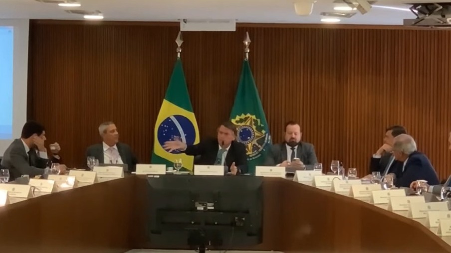 O ex-presidente Jair Bolsonaro durante reunião golpista de julho de 2022. Foto: Reprodução