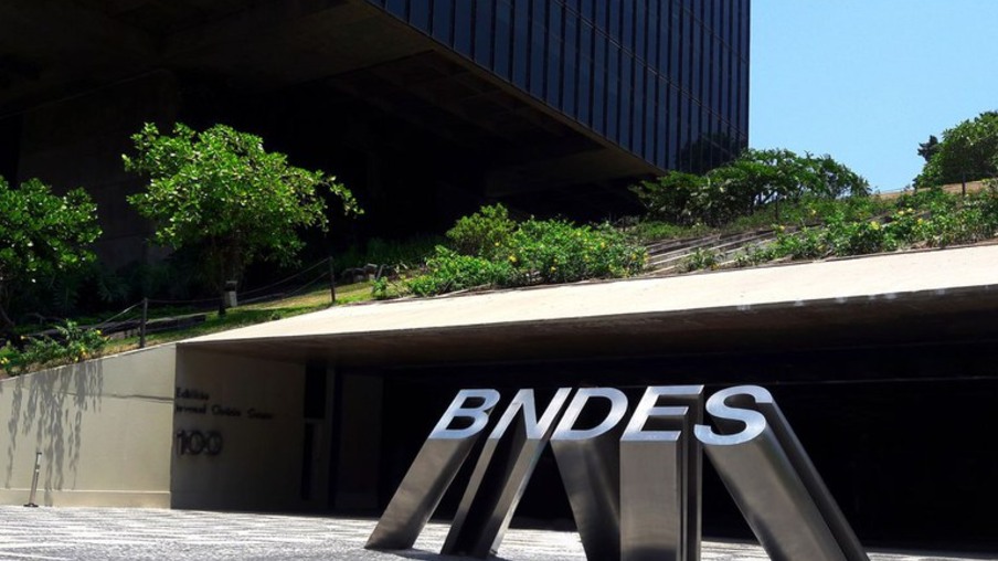 O Banco Nacional de Desenvolvimento Econômico e Social (BNDES) confirma que está prevista a divulgação do Edital de Seleção Pública no segundo semestre de 2024