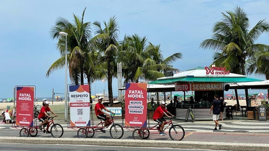 Fatal Model é o novo patrocinador do quiosque 07, em frente ao Copacabana Palace